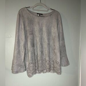 Alberto Makali flare sleeve cutout hem blouse